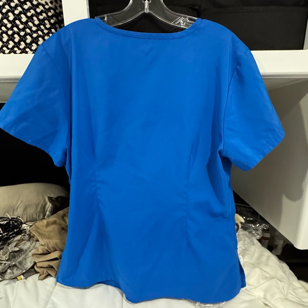 Koi Tech Scrub Top - Picture 2 of 5